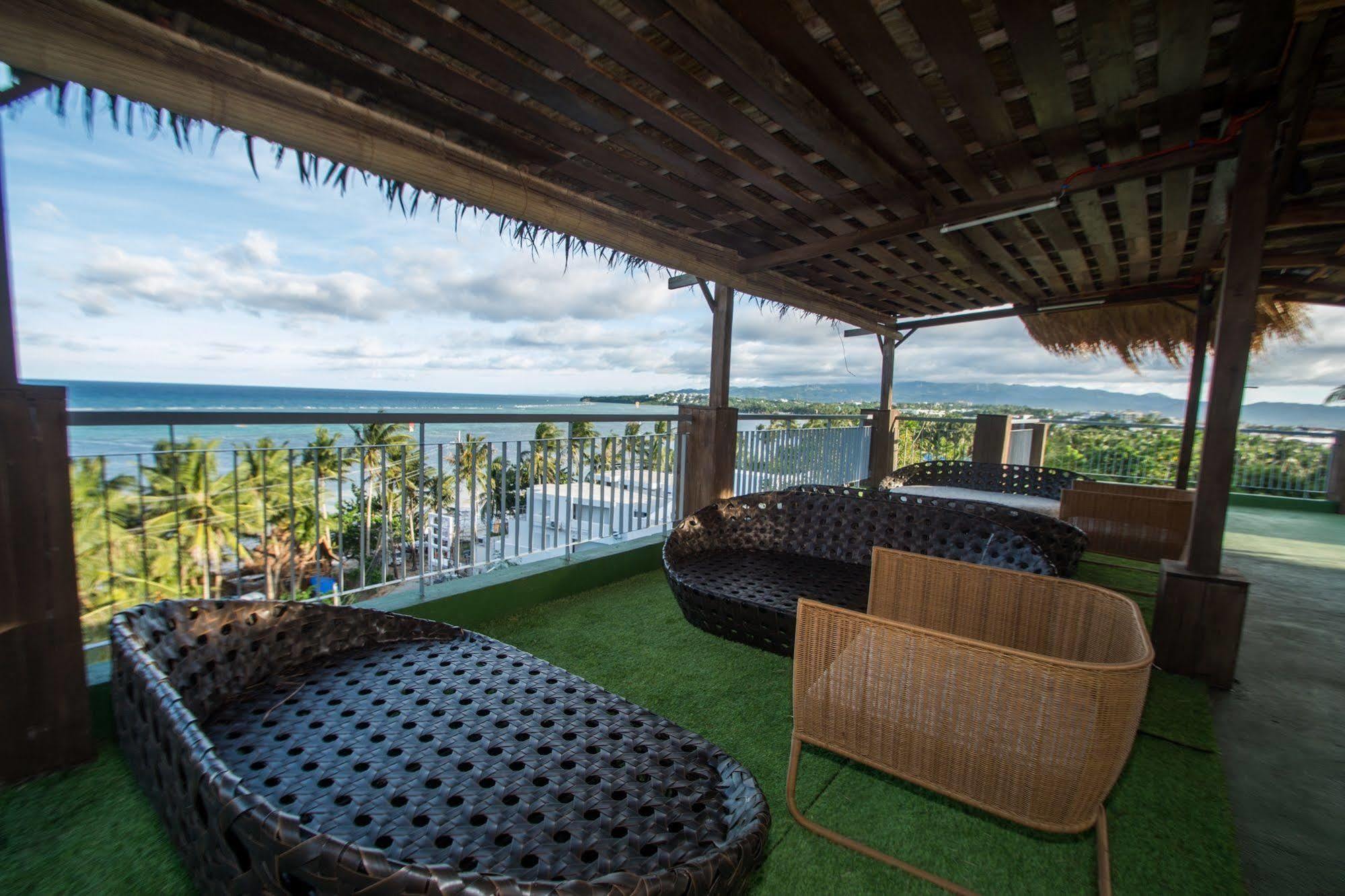 Balabag  Luxeview Hotel מראה חיצוני תמונה