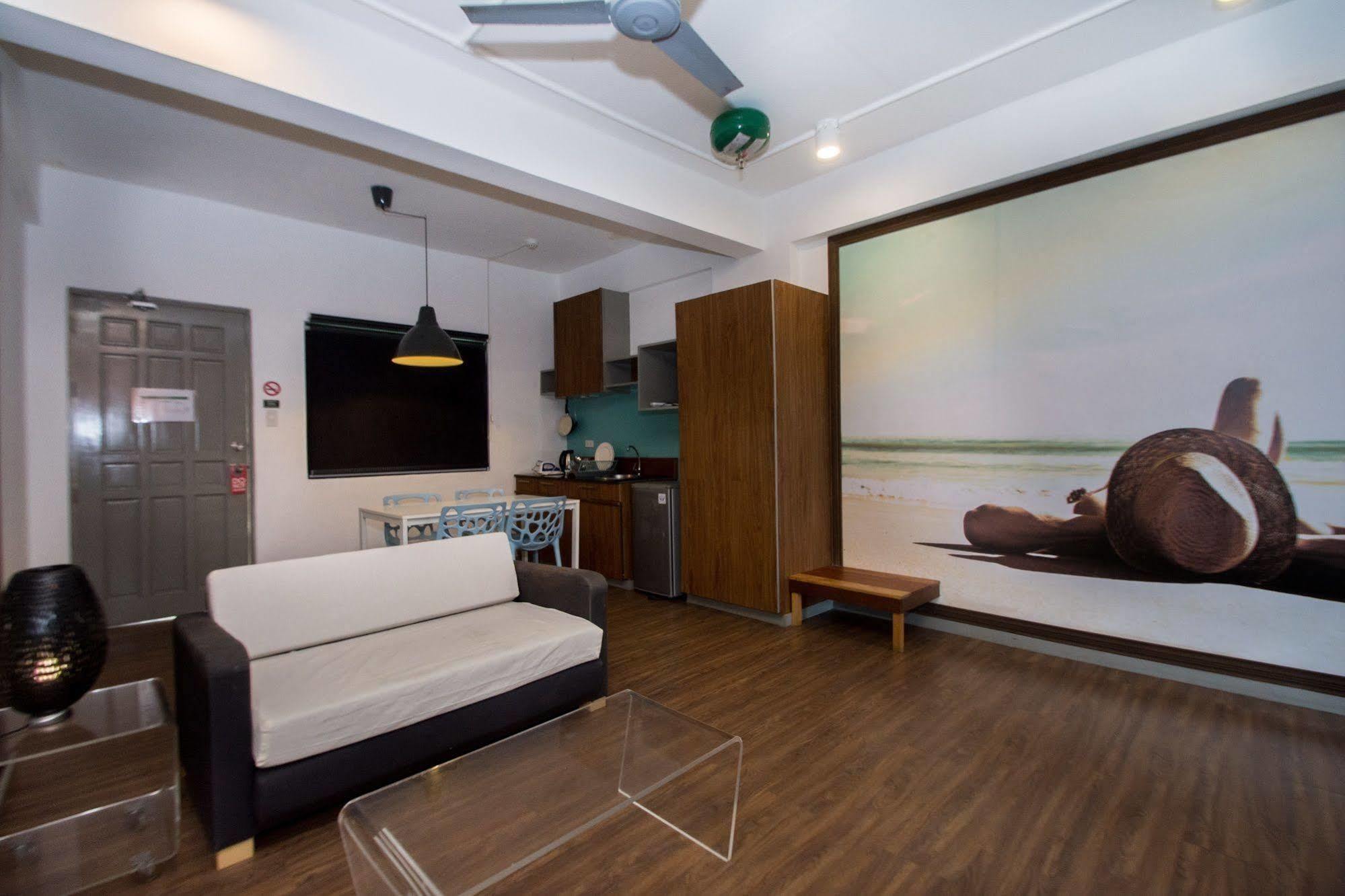 Balabag  Luxeview Hotel מראה חיצוני תמונה